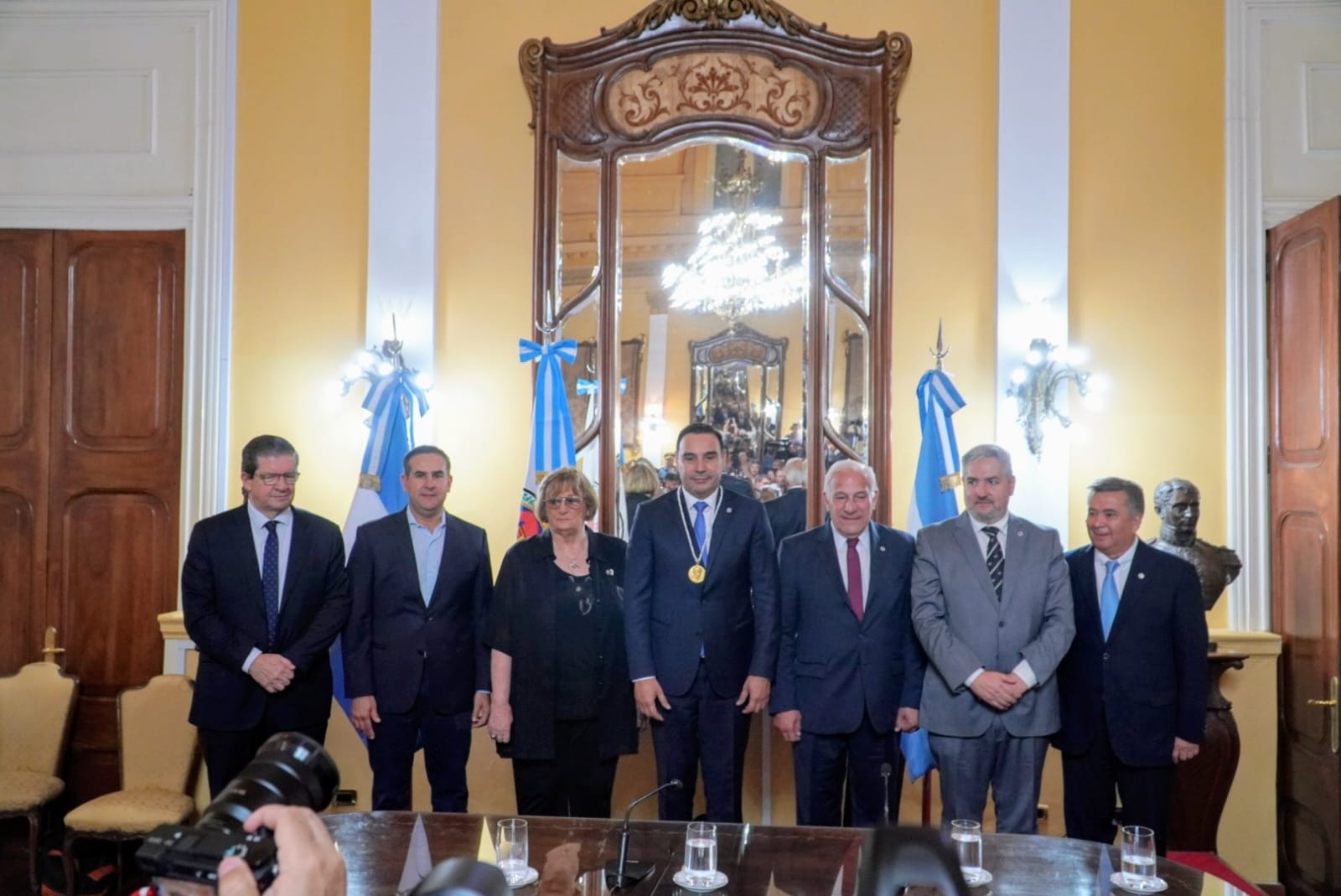 Irigoyen acompañó al Gobernador Valdés en la recepción del descendiente de Manuel Belgrano y la entrega de símbolos históricos